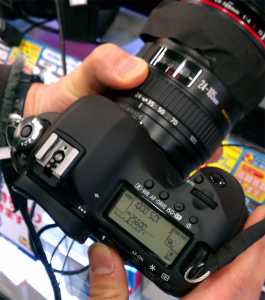 the 5D Mark 3 in my hands
